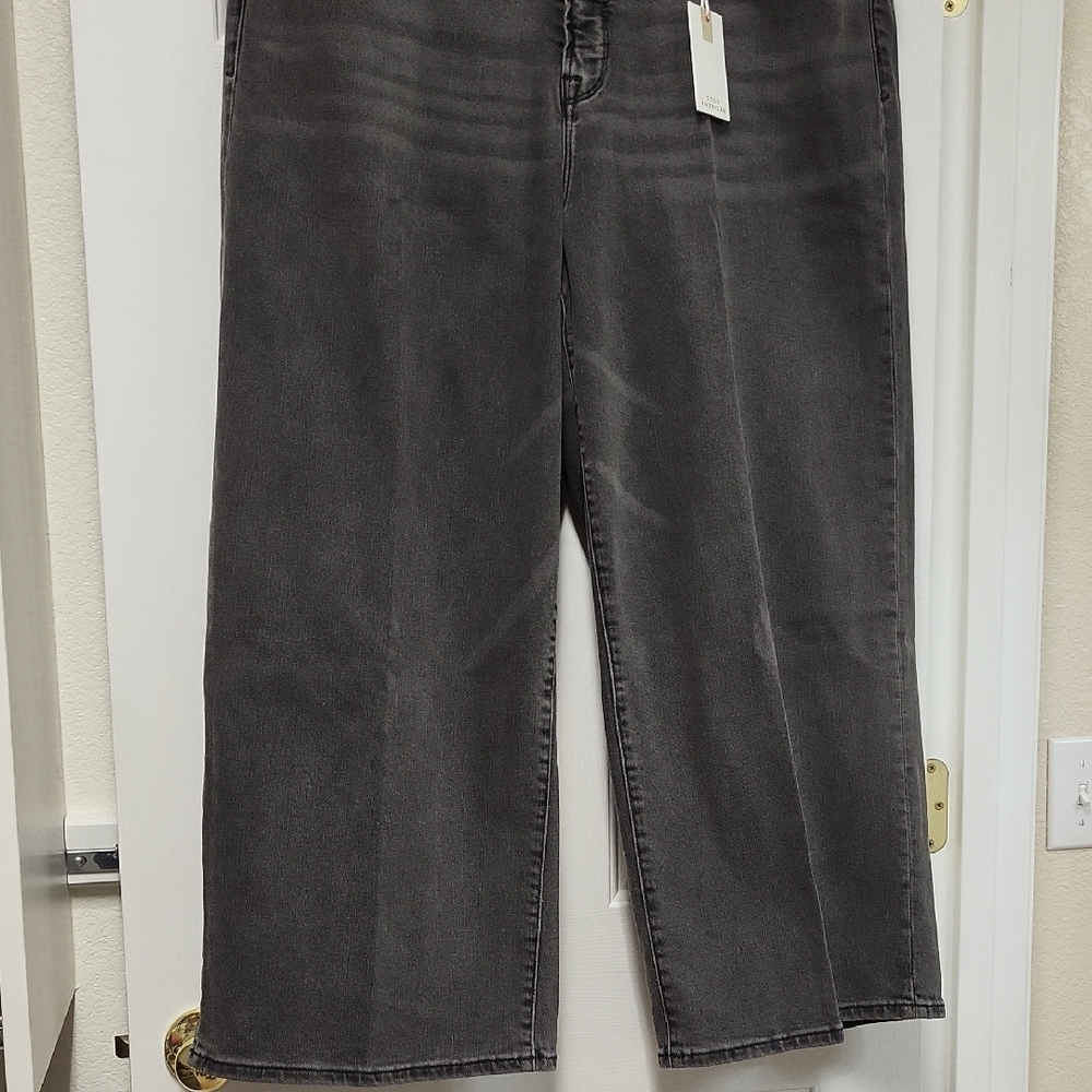Good American Black Wash Palazzo Cropped Jeans - Picture 2 of 11